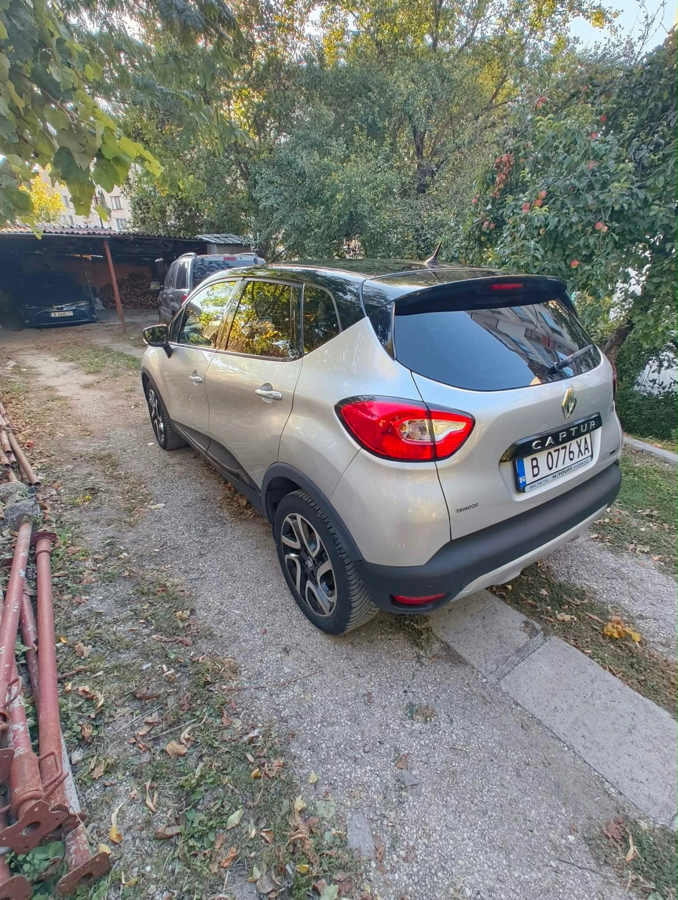 Renault Captur, снимка 3 - Автомобили и джипове - 56339492