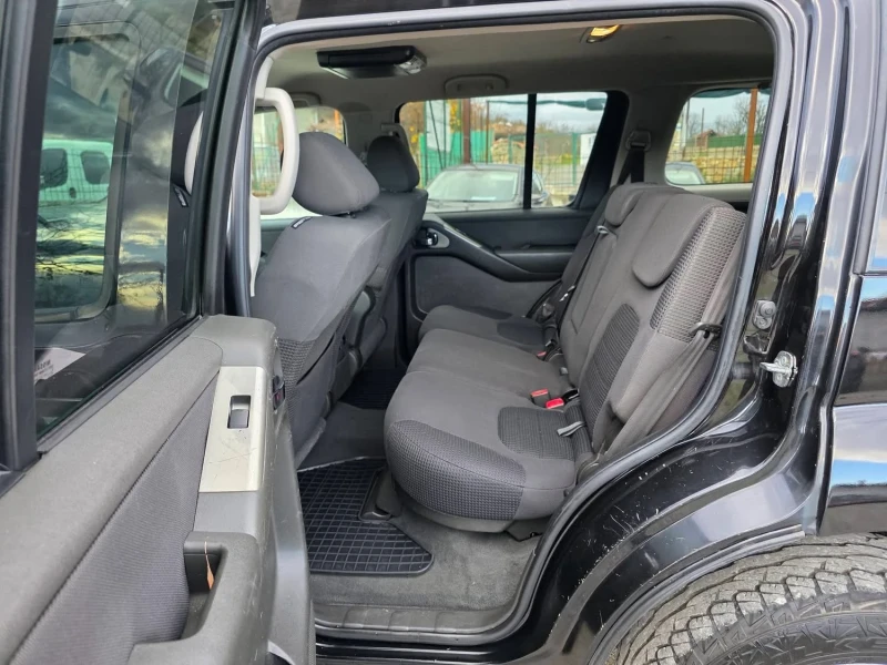 Nissan Pathfinder 2.5DCI 174K.C. / 7 МЕСТЕН / КЛИМАТИК /, снимка 7 - Автомобили и джипове - 52557535