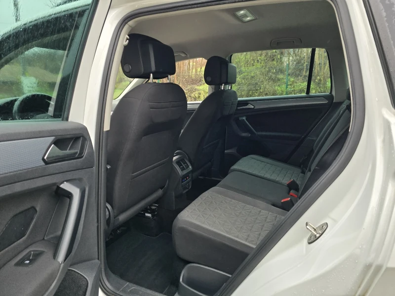 VW Tiguan 2.0TDI 150к.с LIFE Топ състояние , снимка 11 - Автомобили и джипове - 52671519