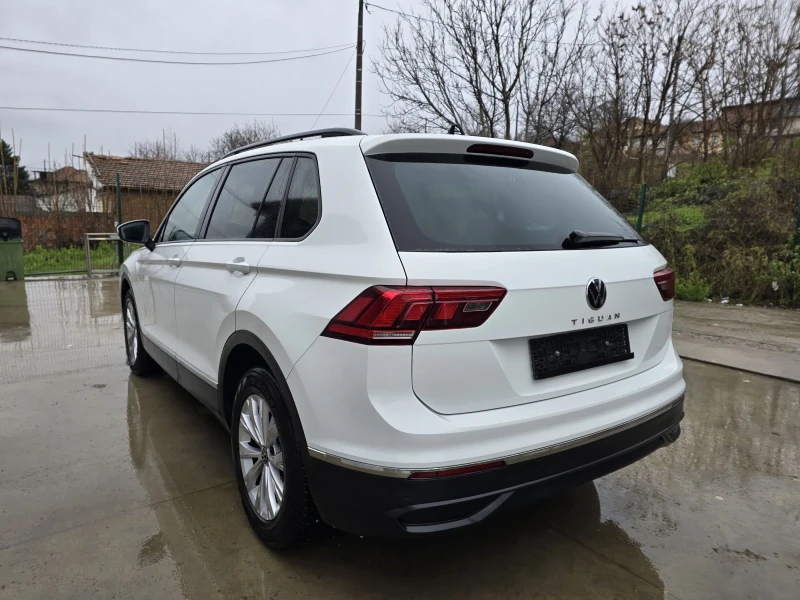 VW Tiguan 2.0TDI 150к.с LIFE Топ състояние , снимка 5 - Автомобили и джипове - 52671519