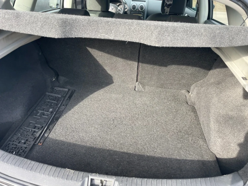 Nissan Qashqai 1.5, снимка 10 - Автомобили и джипове - 53599221