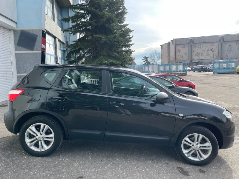 Nissan Qashqai 1.5, снимка 4 - Автомобили и джипове - 53599221