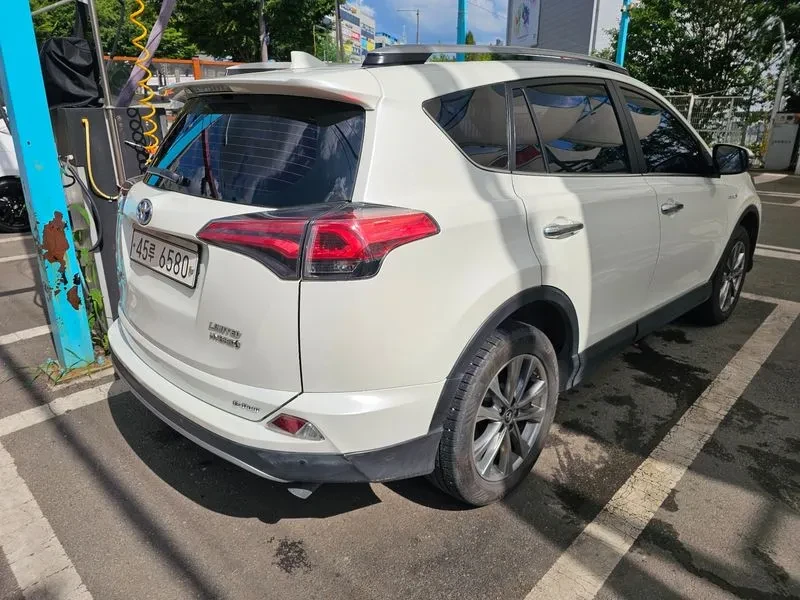 Toyota Rav4 2.5 4WD HYBRID, снимка 3 - Автомобили и джипове - 55279122