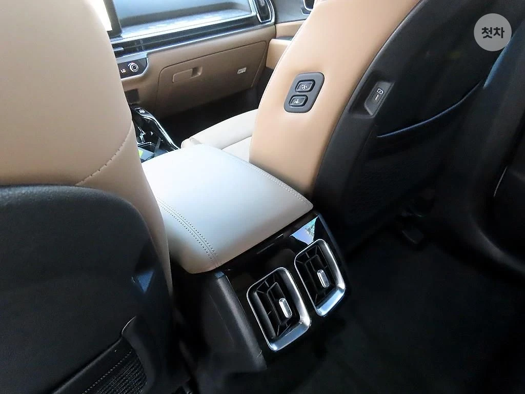 Kia Sorento 2.5T PRESTIGE PANORAMA/360CAM/FULL, снимка 13 - Автомобили и джипове - 55407343