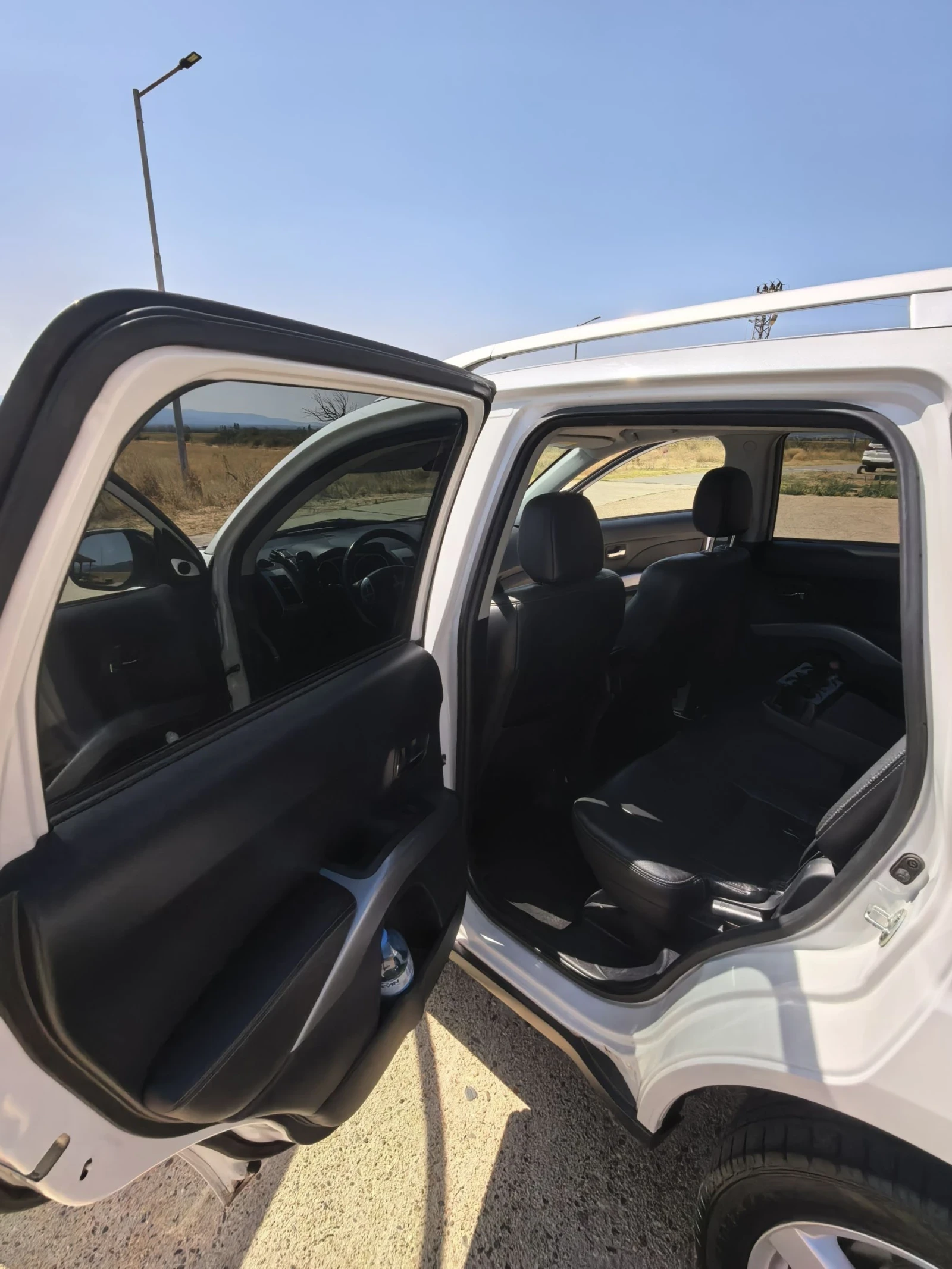 Mitsubishi Outlander, снимка 17 - Автомобили и джипове - 55874298