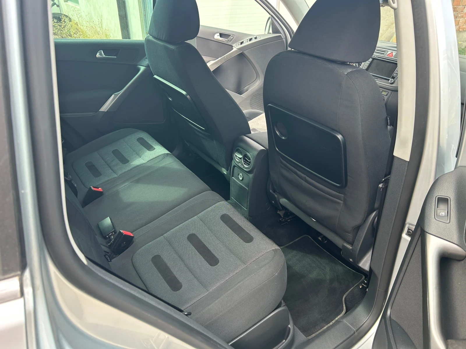 VW Tiguan 2.0TDI 170kc. 4MOTION, снимка 12 - Автомобили и джипове - 56140640