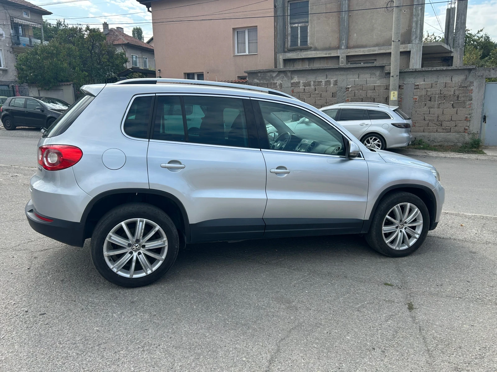 VW Tiguan 2.0TDI 170kc. 4MOTION, снимка 7 - Автомобили и джипове - 56140640