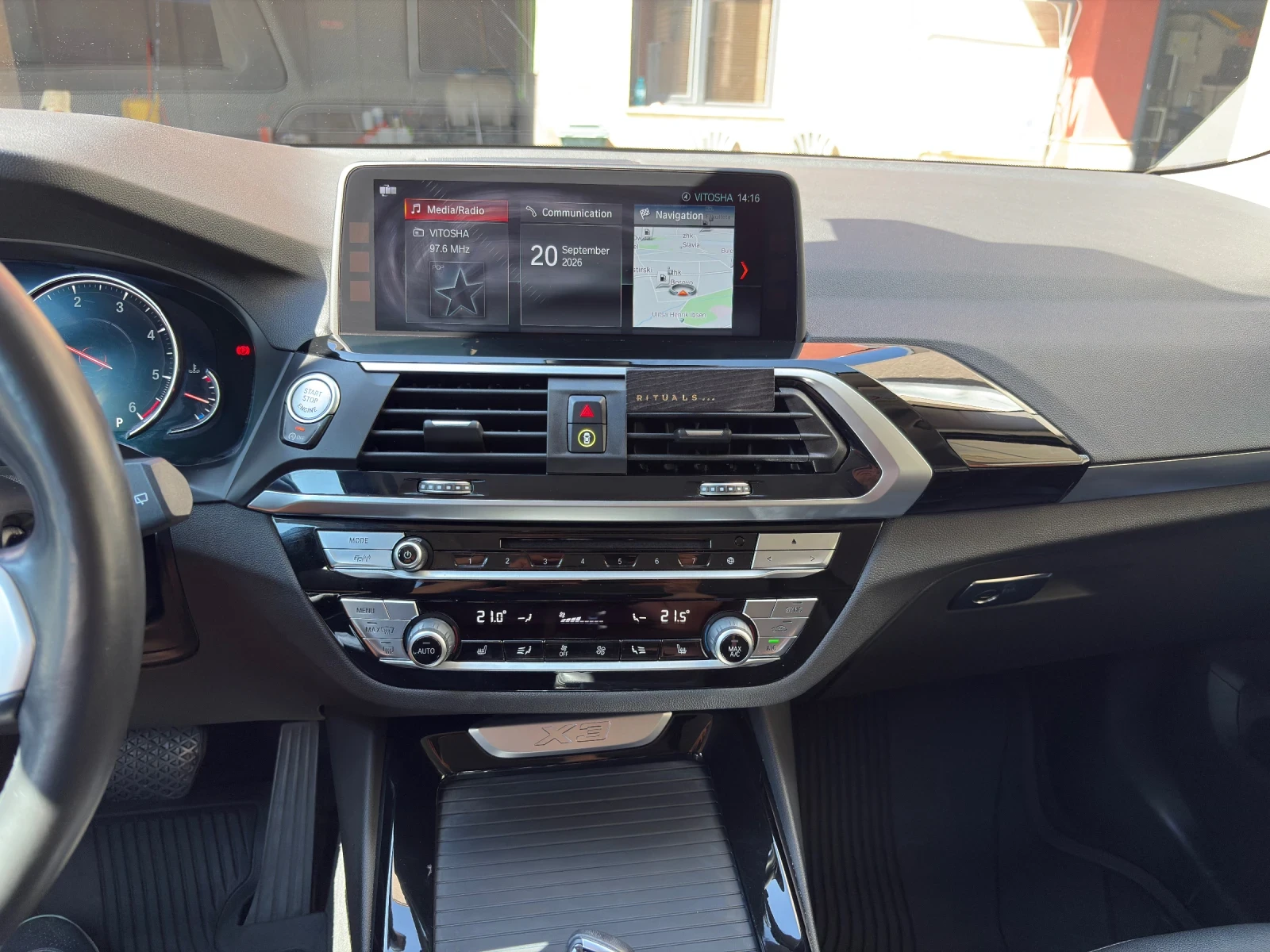 BMW X3 30d xDrive Пълна история в BMW България, снимка 12 - Автомобили и джипове - 56152516