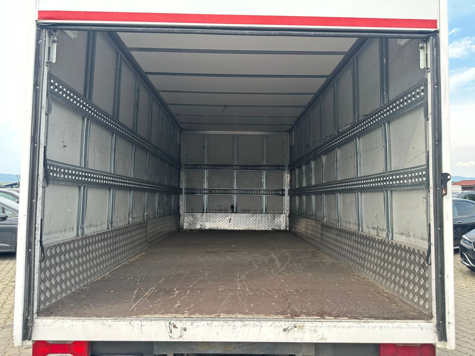 Iveco Daily 3.0D ПАДАЩ БОРД 3.5T. / Д. 4.9М В. 2.25М Ш.2.2М  - изображение 9