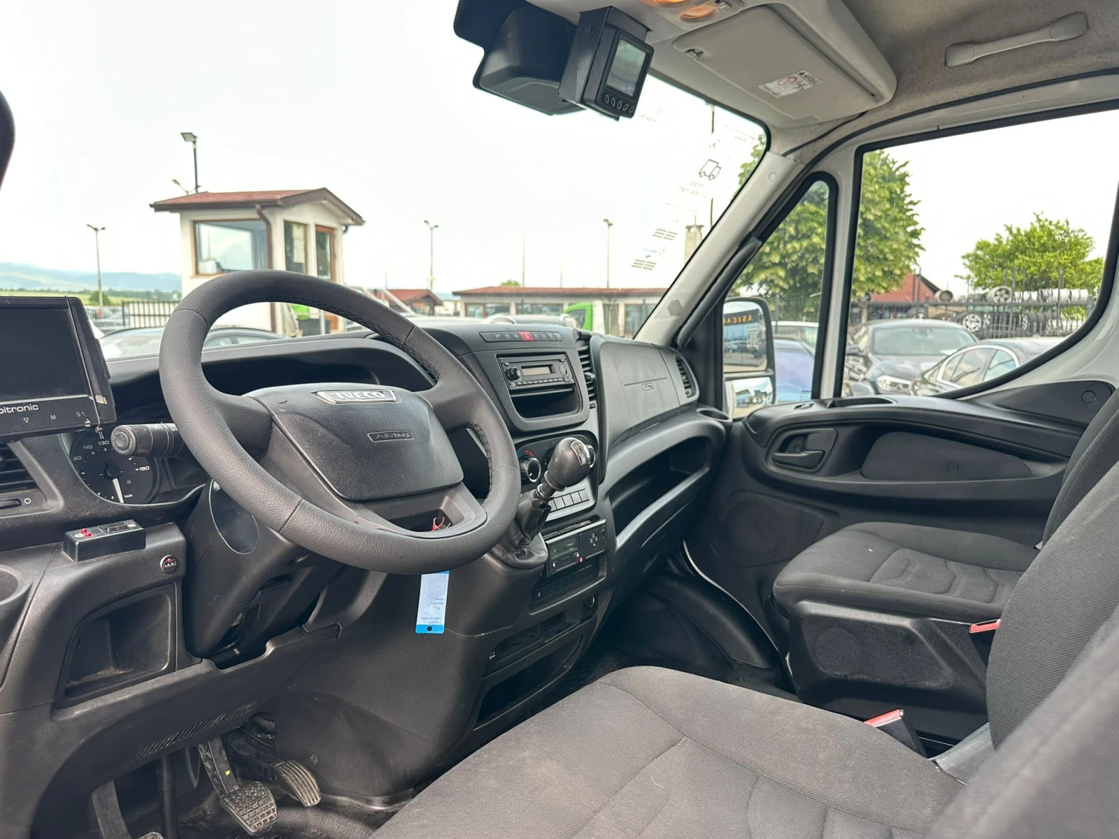 Iveco Daily 3.0D ПАДАЩ БОРД 3.5T. / Д. 4.9М В. 2.25М Ш.2.2М  - изображение 10