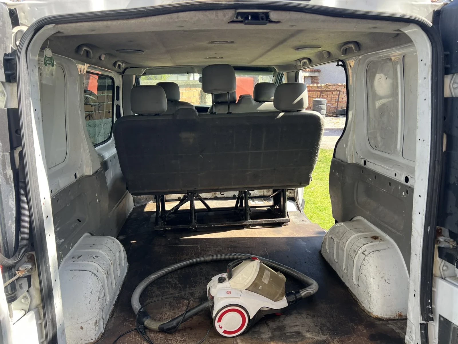 Renault Trafic 1.9 TDCI, снимка 11 - Бусове и автобуси - 54212706