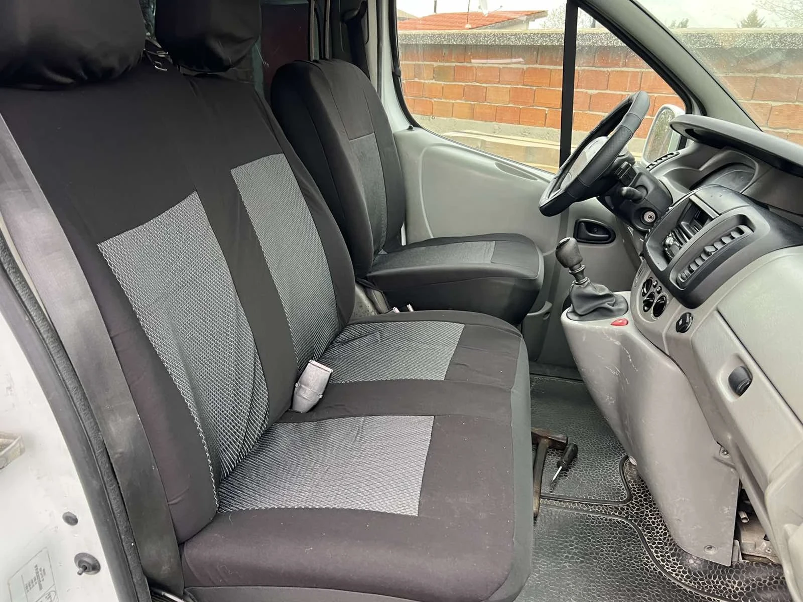Renault Trafic 1.9 TDCI, снимка 14 - Бусове и автобуси - 54212706