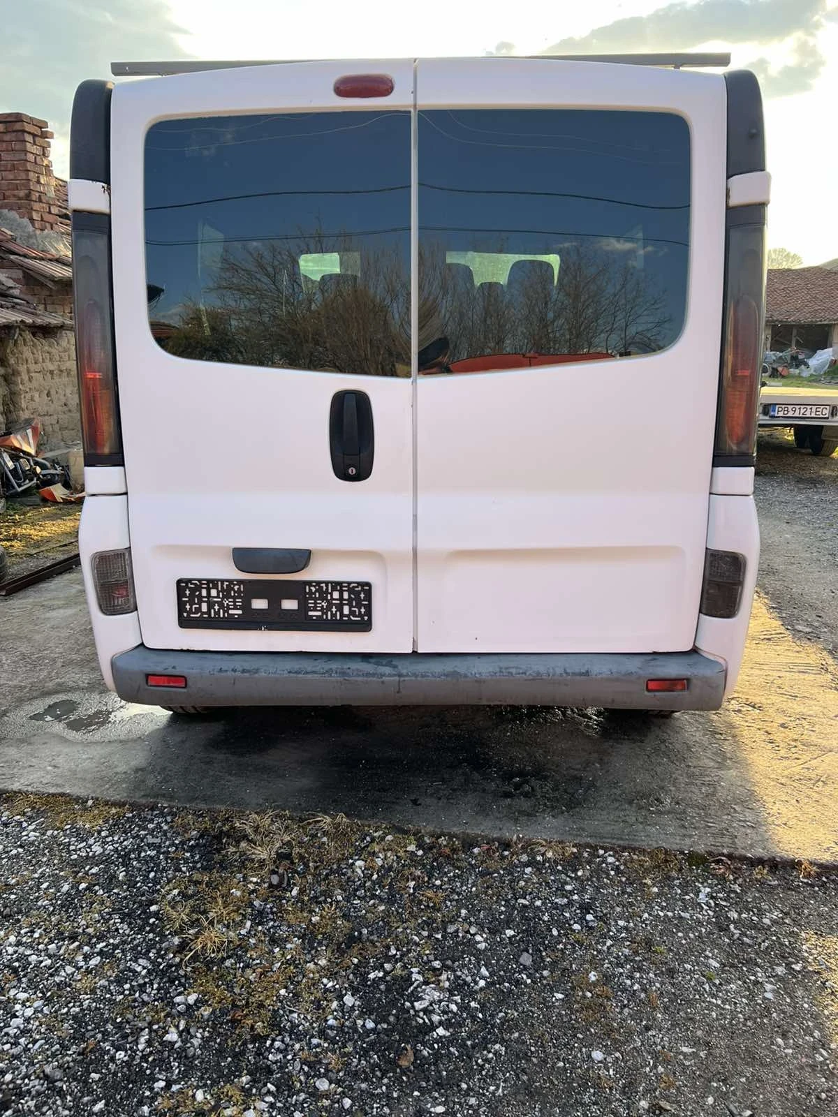 Renault Trafic 1.9 TDCI, снимка 2 - Бусове и автобуси - 54212706