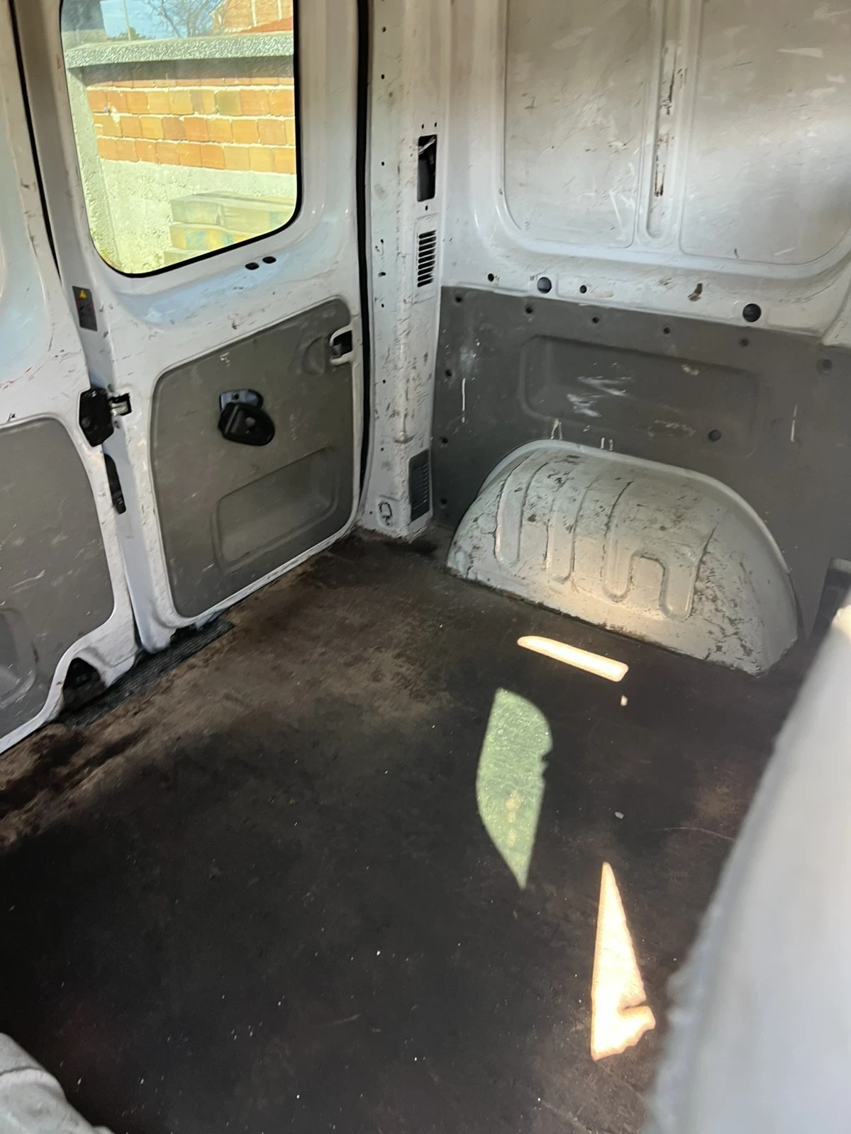 Renault Trafic 1.9 TDCI, снимка 10 - Бусове и автобуси - 54212706