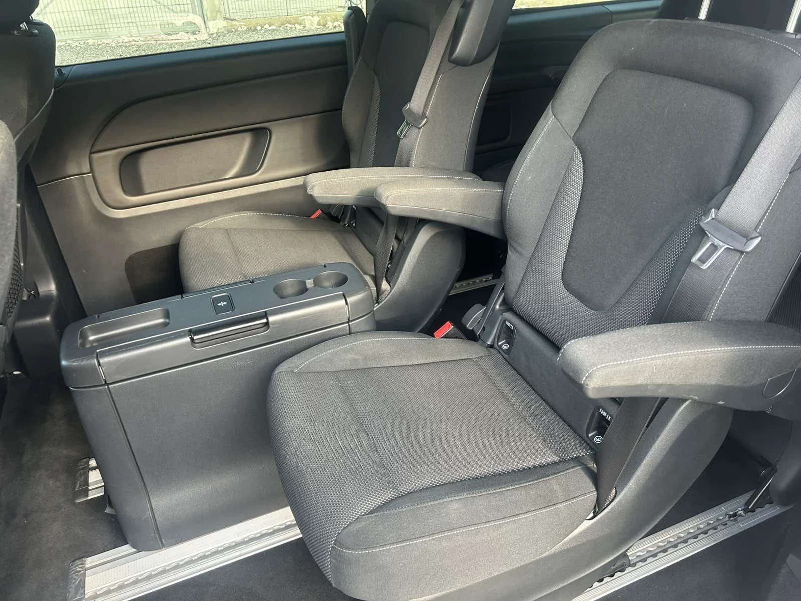 Mercedes-Benz V 250 Euro 6, снимка 15 - Бусове и автобуси - 54358124