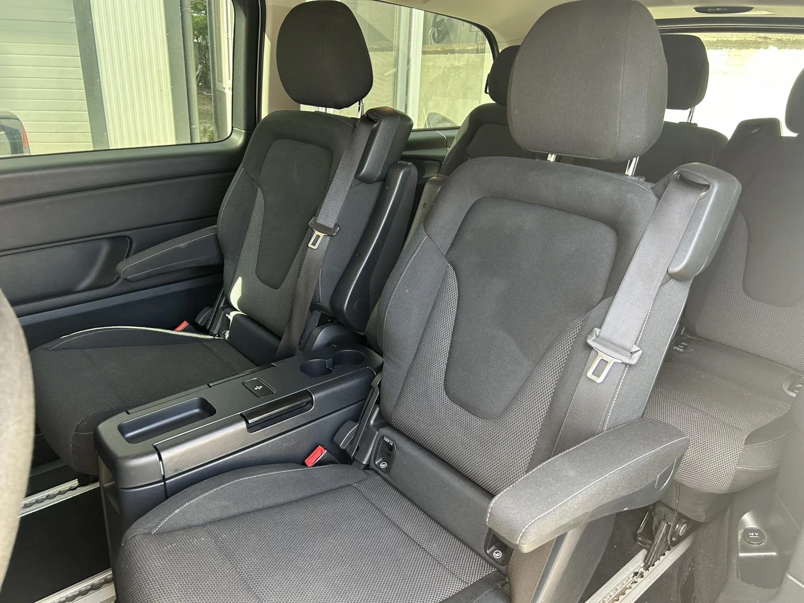 Mercedes-Benz V 250 Euro 6, снимка 16 - Бусове и автобуси - 54358124