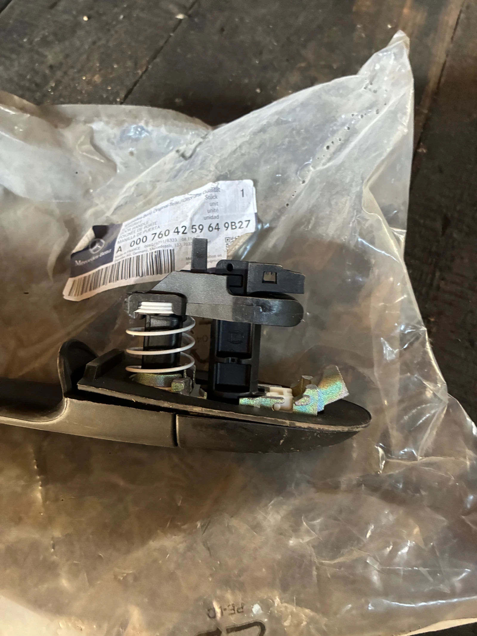 Нова оригинална външна дръжка Mercedes Sprinter. Мерцедес Спринтер. 1996-2006г. , снимка 3 - Части - 53736679