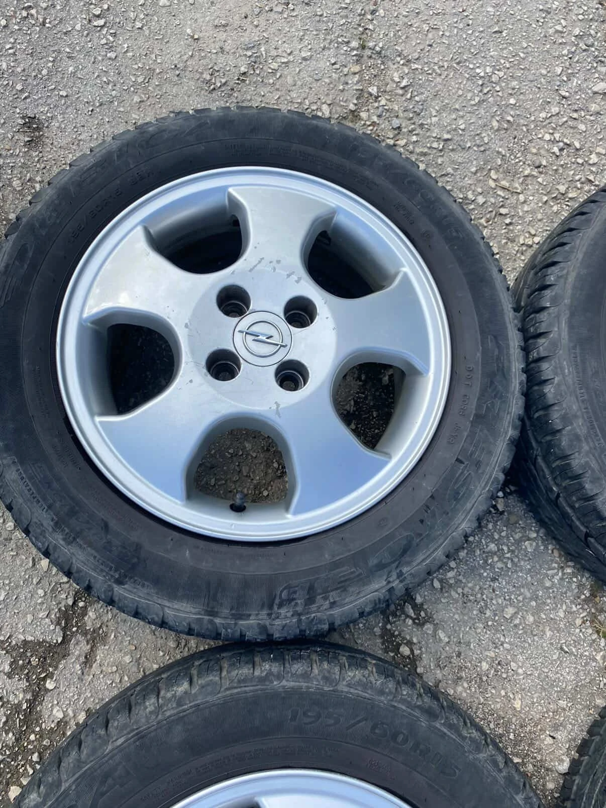 ���� � ������ 195/60R15 �� Opel | Mobile.bg � ����������� 4