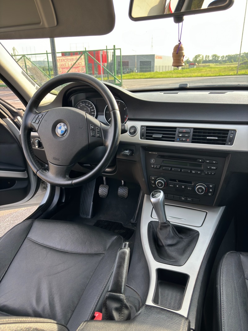 BMW 320 d xDrive (E90 LCI), снимка 6 - Автомобили и джипове - 46435597