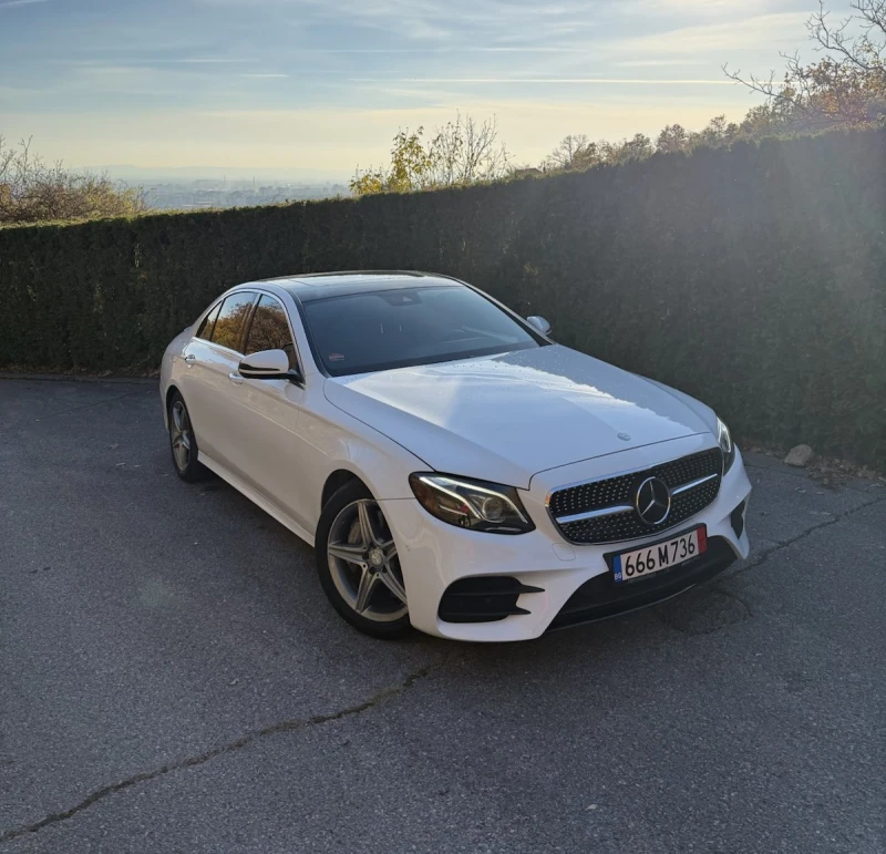 Mercedes-Benz E 300 AMG* PACK* FULL* BURMESTER* 130k* , снимка 1 - Автомобили и джипове - 48106884