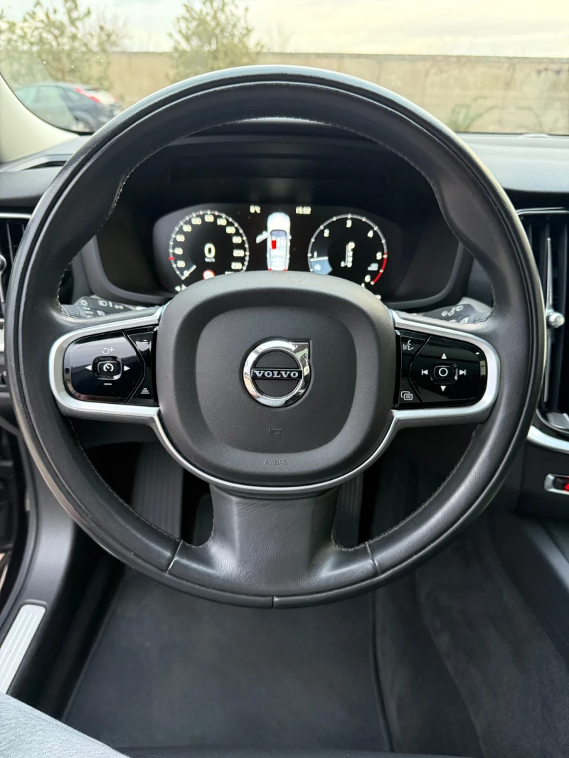 Volvo V60 D 4 INSCRIPTION , HEAD UP , ПАНОРАМА , ЕЛ. ТЕГЛИЧ, снимка 6 - Автомобили и джипове - 48077093