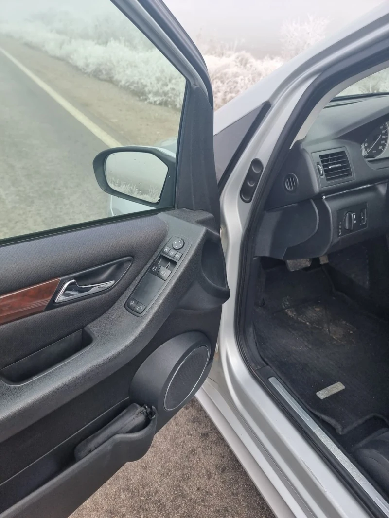 Mercedes-Benz B 180, снимка 7 - Автомобили и джипове - 48518978