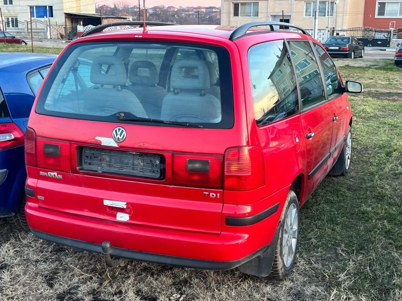 VW Sharan 1.9 ТДИ, снимка 5 - Автомобили и джипове - 48560217