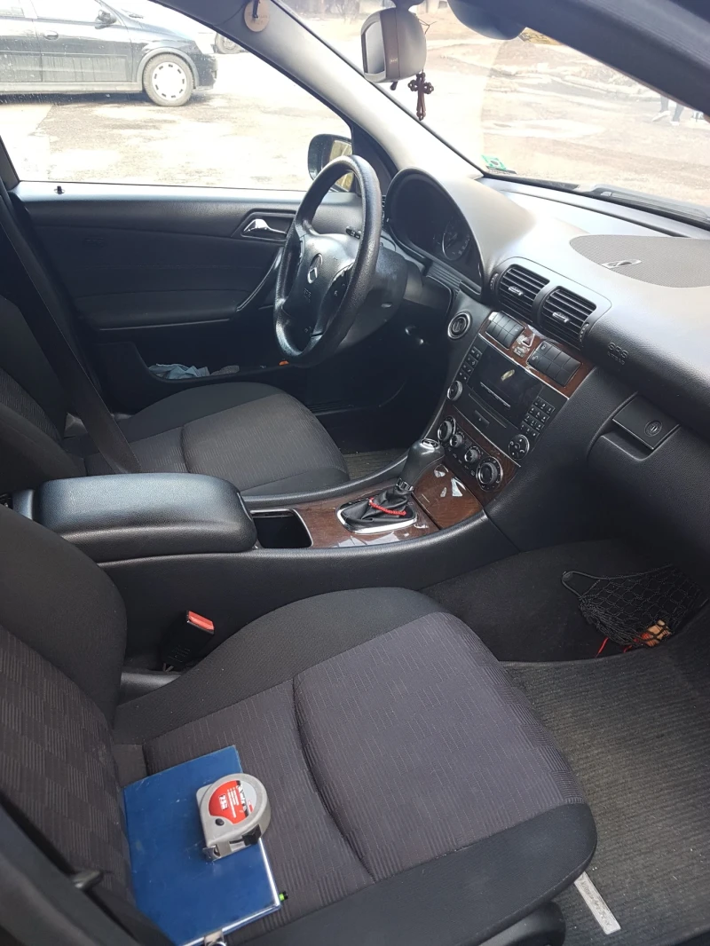 Mercedes-Benz C 220, снимка 7 - Автомобили и джипове - 48833165