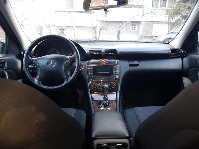 Mercedes-Benz C 220, снимка 5 - Автомобили и джипове - 48833165