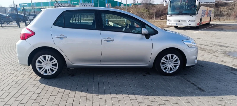 Toyota Auris, снимка 4 - Автомобили и джипове - 49289648