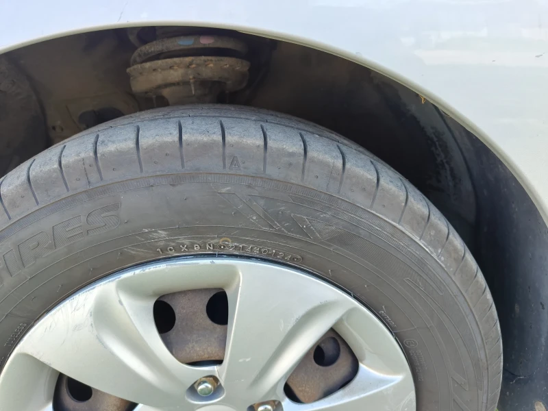 Hyundai Elantra, снимка 9 - Автомобили и джипове - 52864033