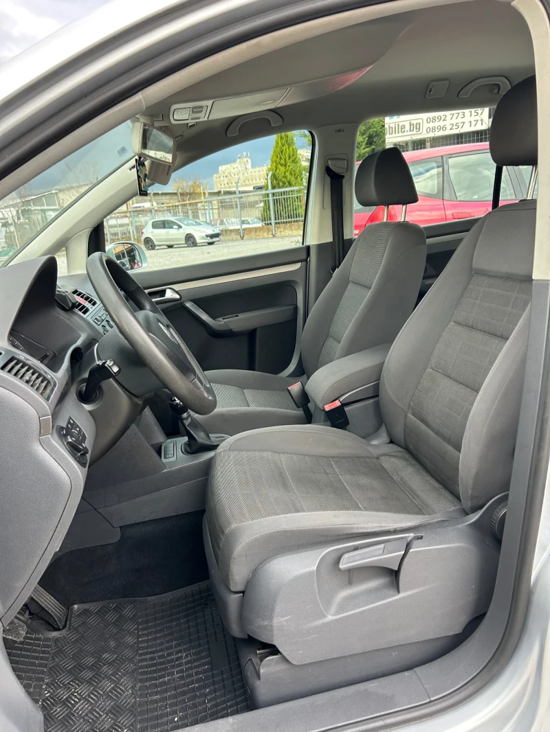 VW Touran 1.9 TDI 105ps 6скорости  Facelift, снимка 11 - Автомобили и джипове - 52499082