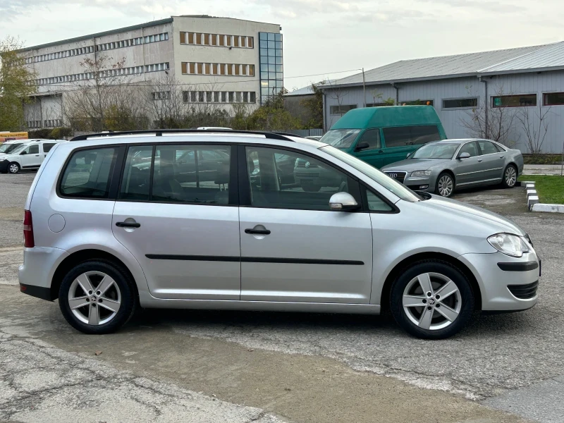 VW Touran 1.9 TDI 105ps 6скорости  Facelift, снимка 6 - Автомобили и джипове - 52499082