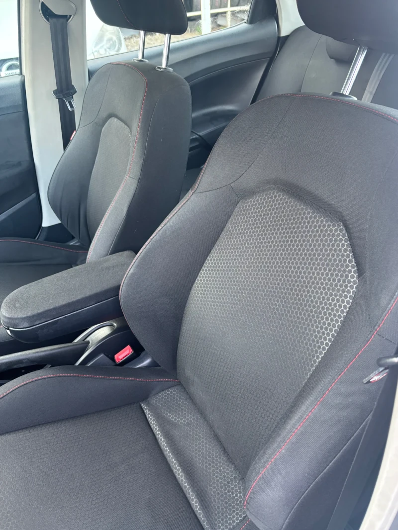 Seat Ibiza, снимка 11 - Автомобили и джипове - 52650560