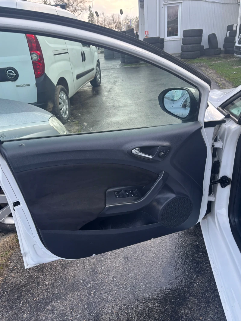 Seat Ibiza, снимка 14 - Автомобили и джипове - 52650560