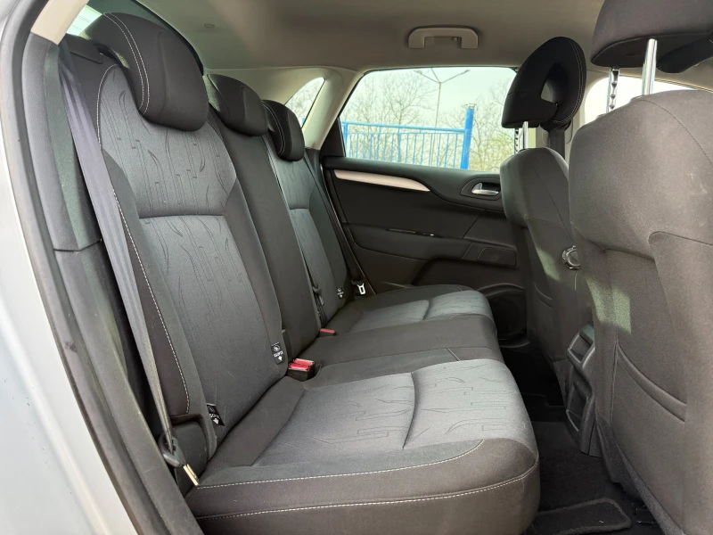 Citroen C4 1.6i-Климатроник-ел пакет-темпомат, снимка 13 - Автомобили и джипове - 52854965
