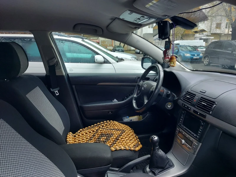 Toyota Avensis 1800, снимка 11 - Автомобили и джипове - 53042346