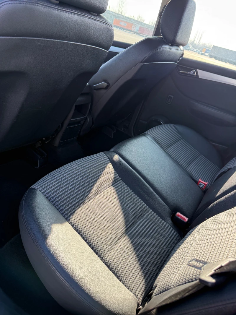 Mercedes-Benz B 180 НОВ ВНОС КЛИМА РЕАЛНИ КМ, снимка 12 - Автомобили и джипове - 53163811