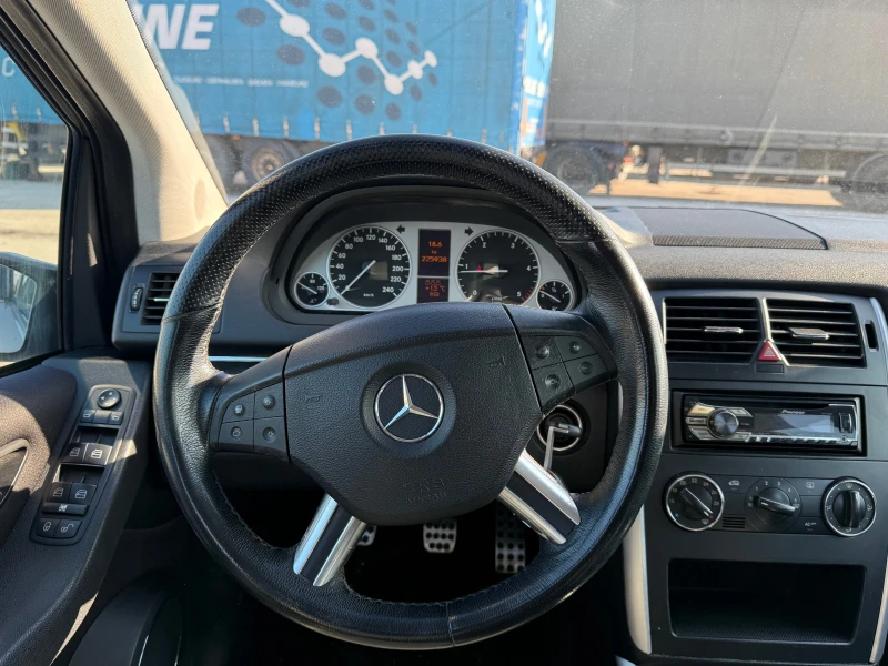 Mercedes-Benz B 180 НОВ ВНОС КЛИМА РЕАЛНИ КМ, снимка 10 - Автомобили и джипове - 53163811
