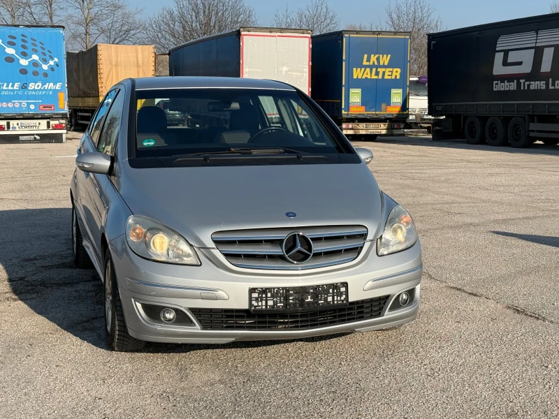 Mercedes-Benz B 180 НОВ ВНОС КЛИМА РЕАЛНИ КМ, снимка 2 - Автомобили и джипове - 53163811