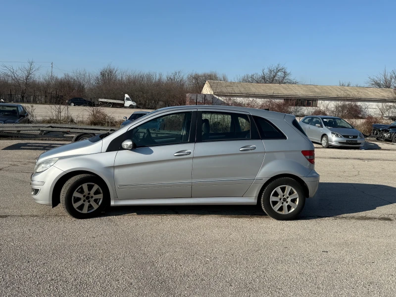 Mercedes-Benz B 180 НОВ ВНОС КЛИМА РЕАЛНИ КМ, снимка 4 - Автомобили и джипове - 53163811