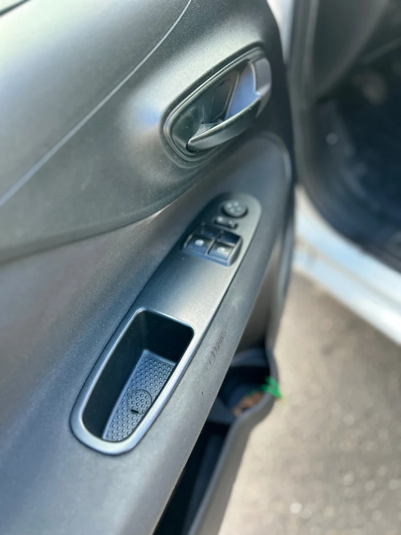 Fiat Punto 1.3 Multijet 2, снимка 9 - Автомобили и джипове - 53395548