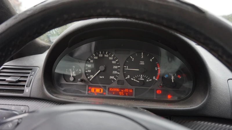 BMW 320, снимка 11 - Автомобили и джипове - 53477178