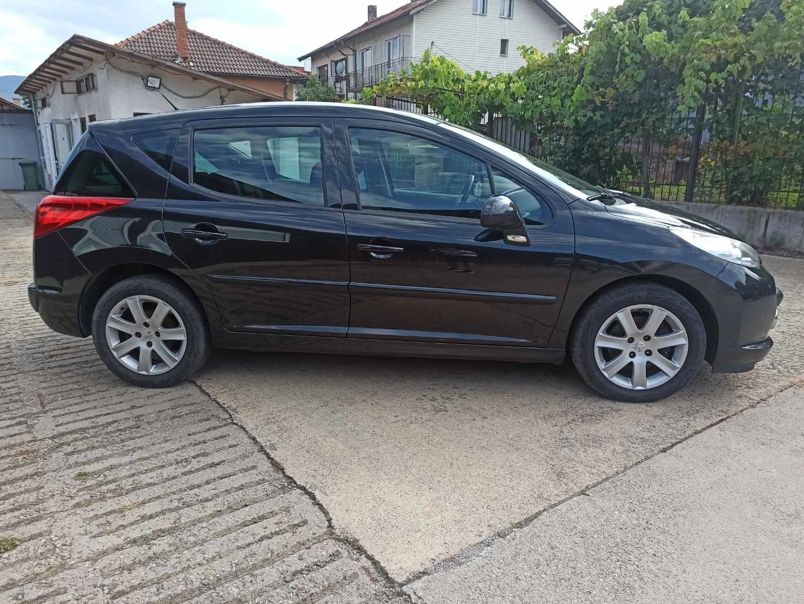 Peugeot 207 Автоматик, 1.6 бензин, Швейцария - изображение 4