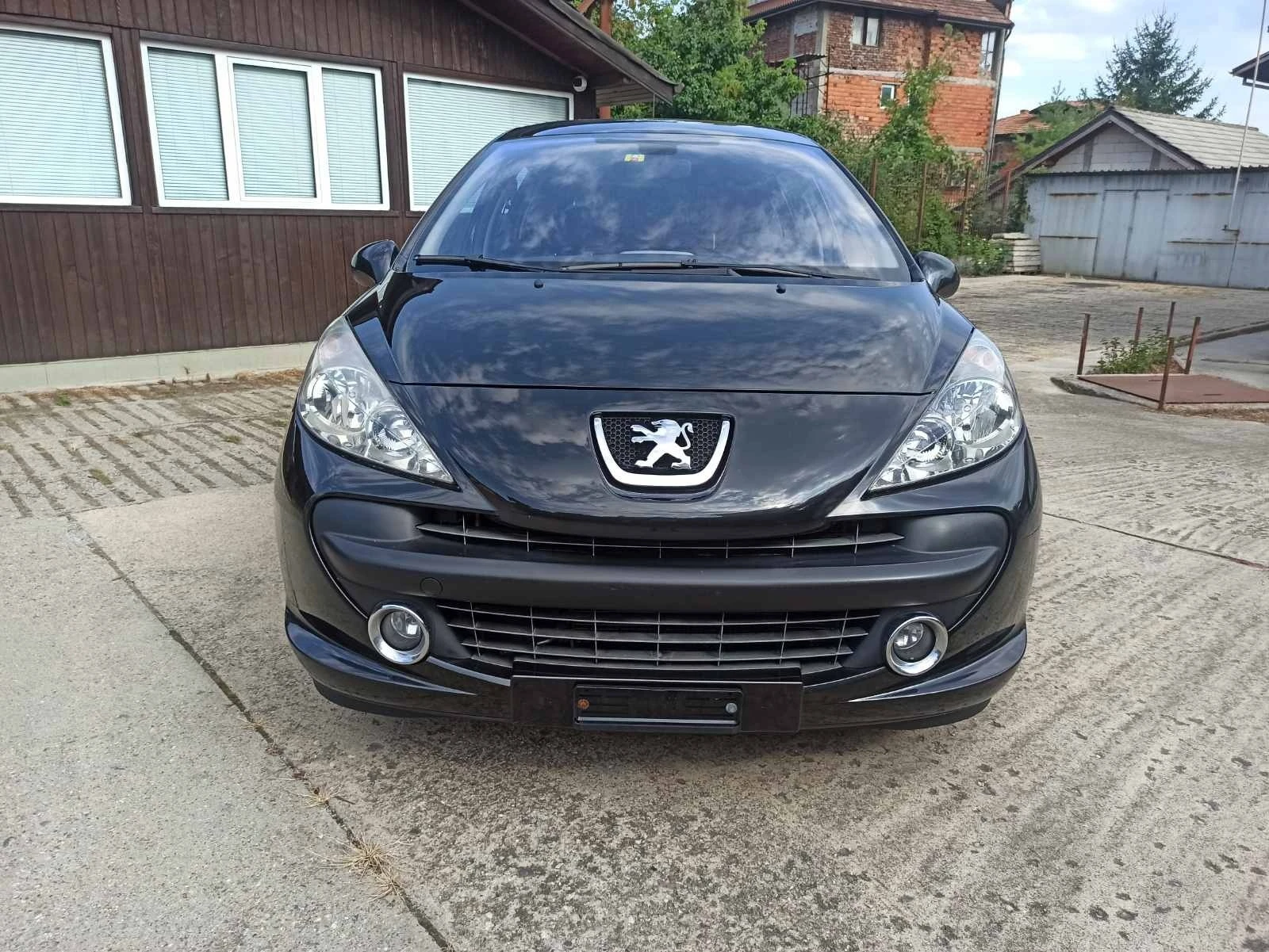 Peugeot 207 Автоматик, 1.6 бензин, Швейцария - изображение 3