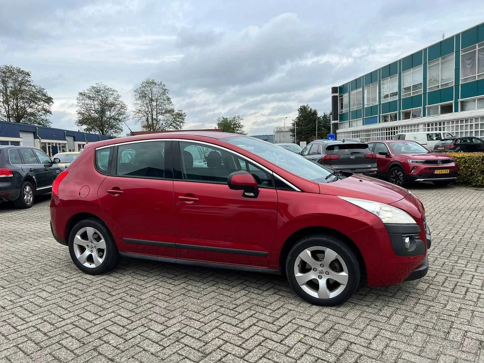 Peugeot 3008 1.6T 156k.c 6 скорости 127 000 kм - изображение 2