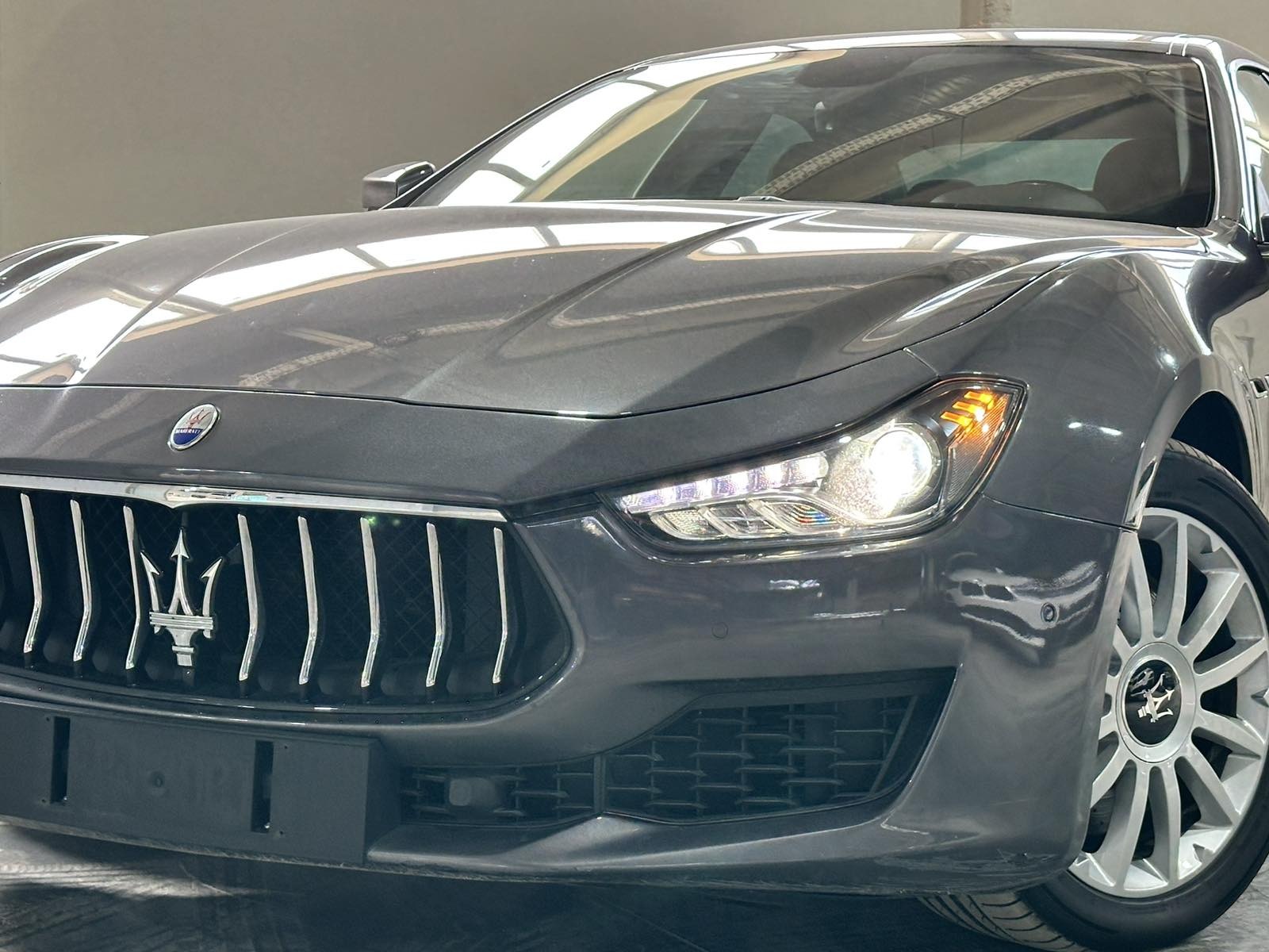 Maserati Ghibli 3.0 V6 Diesel - изображение 1