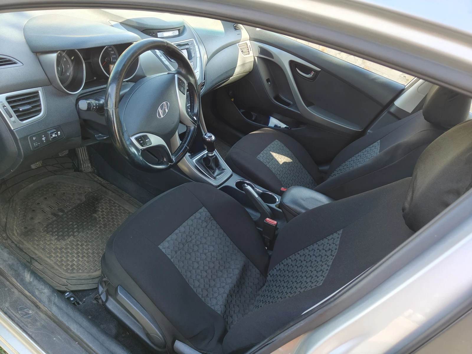 Hyundai Elantra  - изображение 5