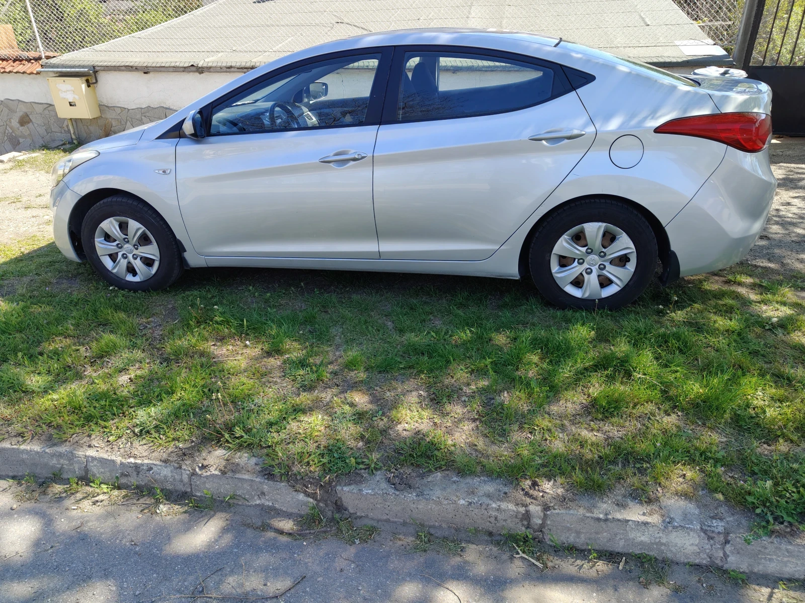 Hyundai Elantra  - изображение 3