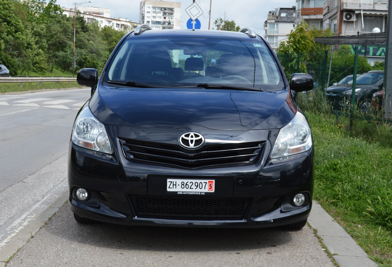 Toyota Verso 1.8i AUTOMAT 7 МЕСТА ШВЕЙЦАРИЯ - изображение 2